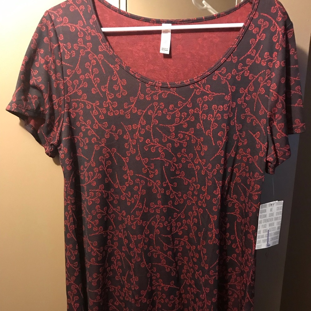 Lularoe Classic T. Large. NWT